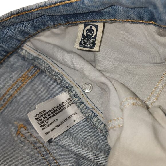 Universal Thread Women's Jeans Mid Rise Boyfriend Distressed Crop Size 12/31 - Picture 7 of 10